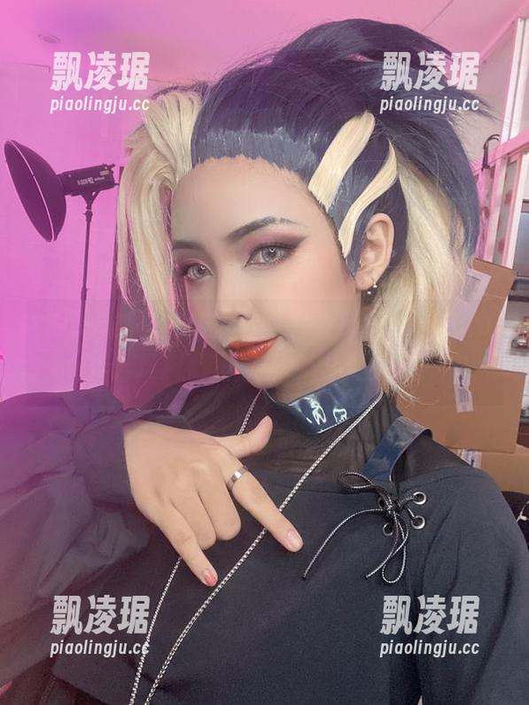 Umeko J 这18号的cos让人不得不多停留几秒,Umeko J,你到底带来了什么新谜团?